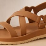 Papete Feminina Tiras Cruzadas Confortável Moderna Ideal para Caminhar