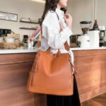 Bolsa Mochila Feminina Couro PU Grande Ombro ou Transversal Elegante