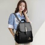 Mochila Social Feminina Couro Reforçada Estilo Canguru Elegante