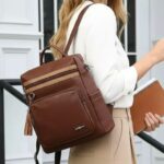 Mochila Feminina Grande Couro PU Textura Lichia Elegante e Versátil