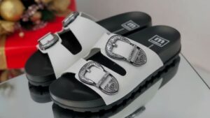 Sandália Moleca Birken Original Rasteira com 2 Fivela