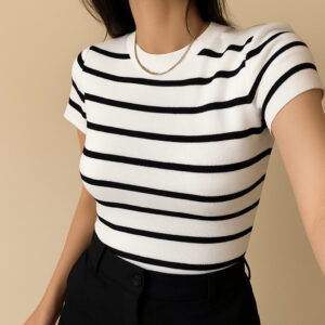 Blusa Feminina Listrada em Tricô