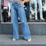 Calça Jeans Feminina Wide Leg Cargo