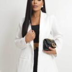 Blazer Feminino Alongado em Alfaiataria