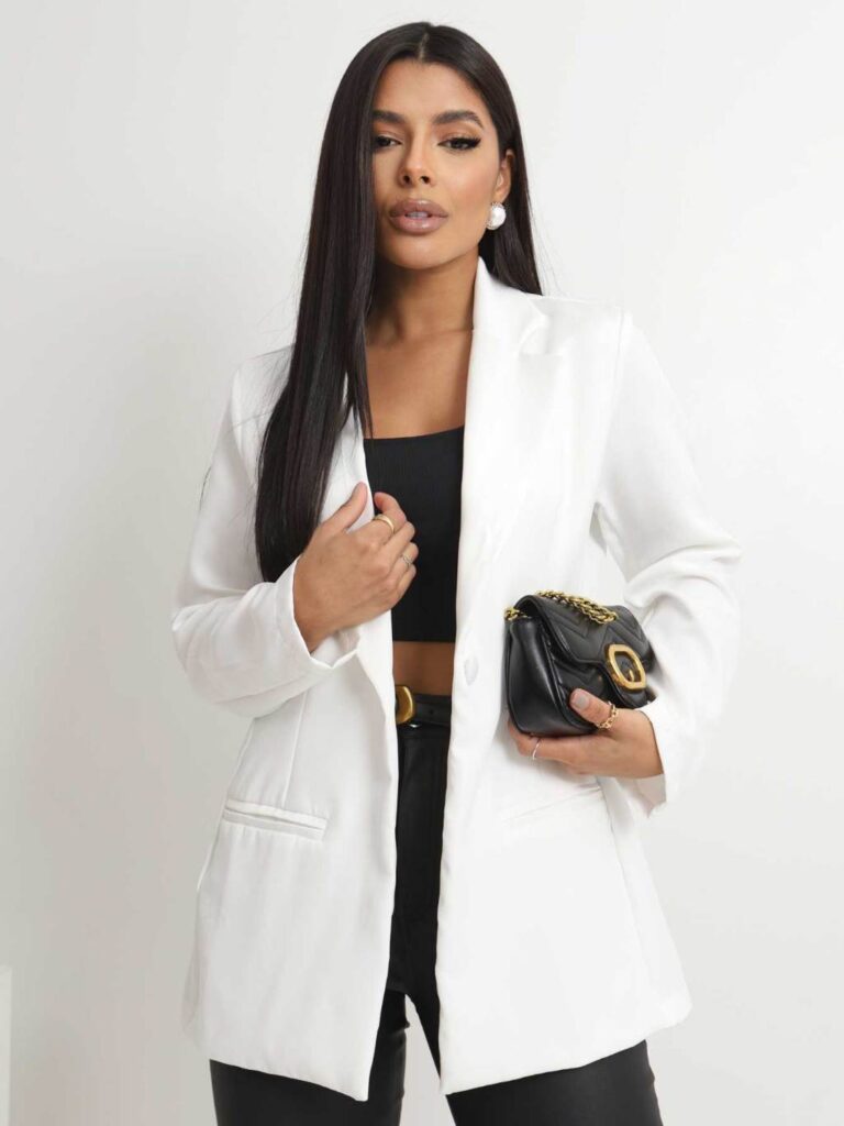 Blazer Feminino Alongado em Alfaiataria
