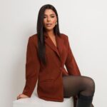 Blazer Feminino Alongado em Alfaiataria